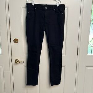 American Eagle Women’s Black Skinny Jeans.  16 Long